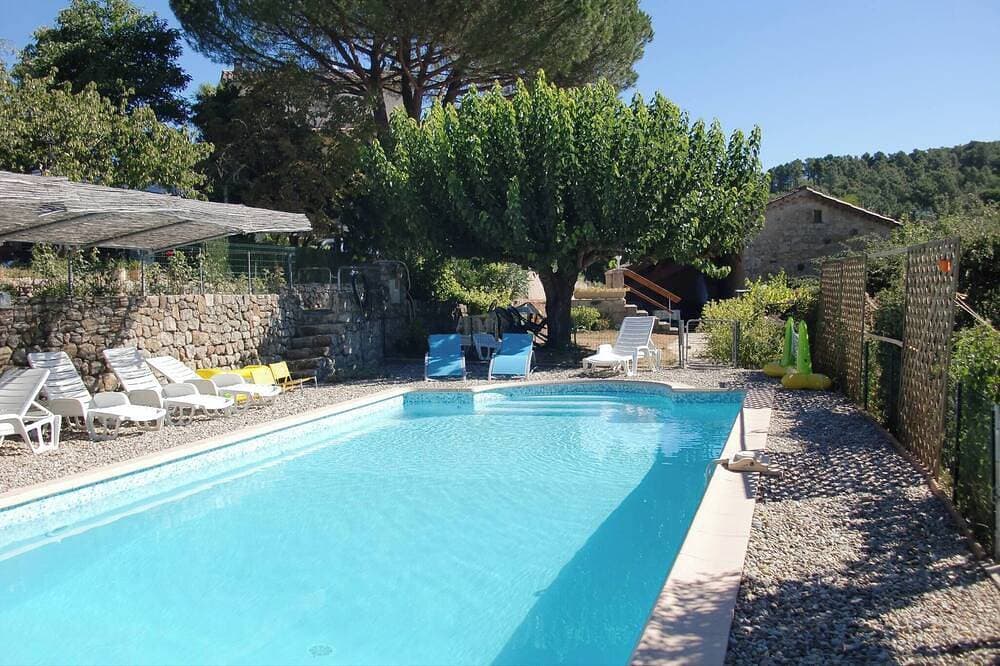 Chassiers, Southern Ardèche, 30m² apartment, for 4 people max and shared pool 1