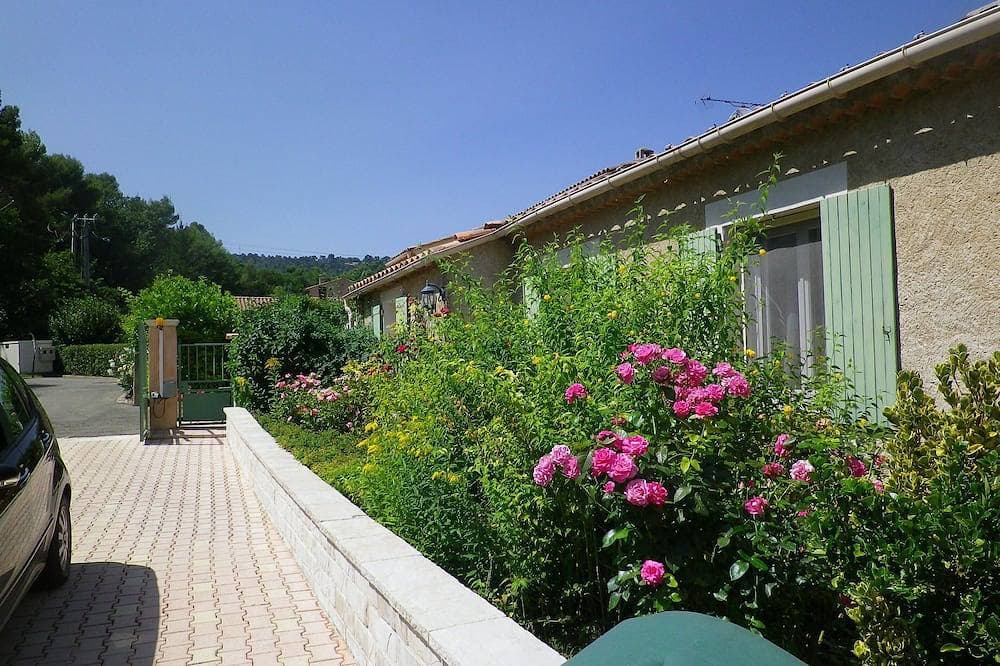 Foto 7 von 24: Villa im Luberon Park