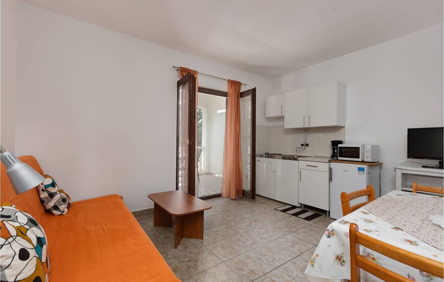 Foto 8 von 23: Gemütliche Ferienwohnung mit Terrasse, WLAN und 1,5 km zum Strand