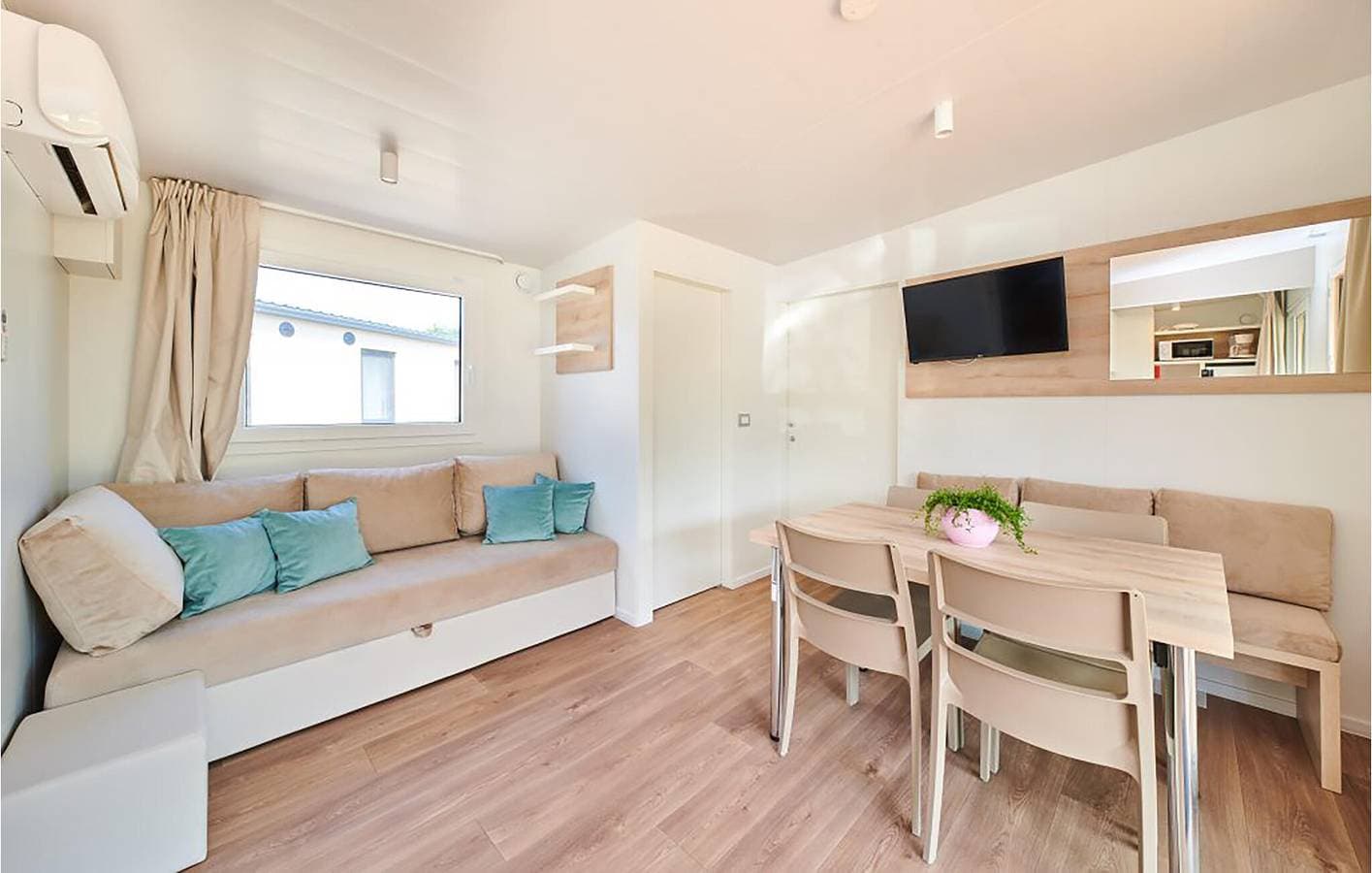 Foto 6 von 29: Reizendes Mobilheim mit Pool und Terrasse, 1 km vom Strand Vela Draga entfernt