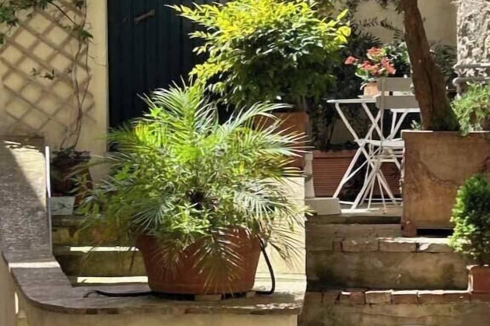 Foto 12 von 13: Riamori's Little Balcony: A Stylish Mini Home