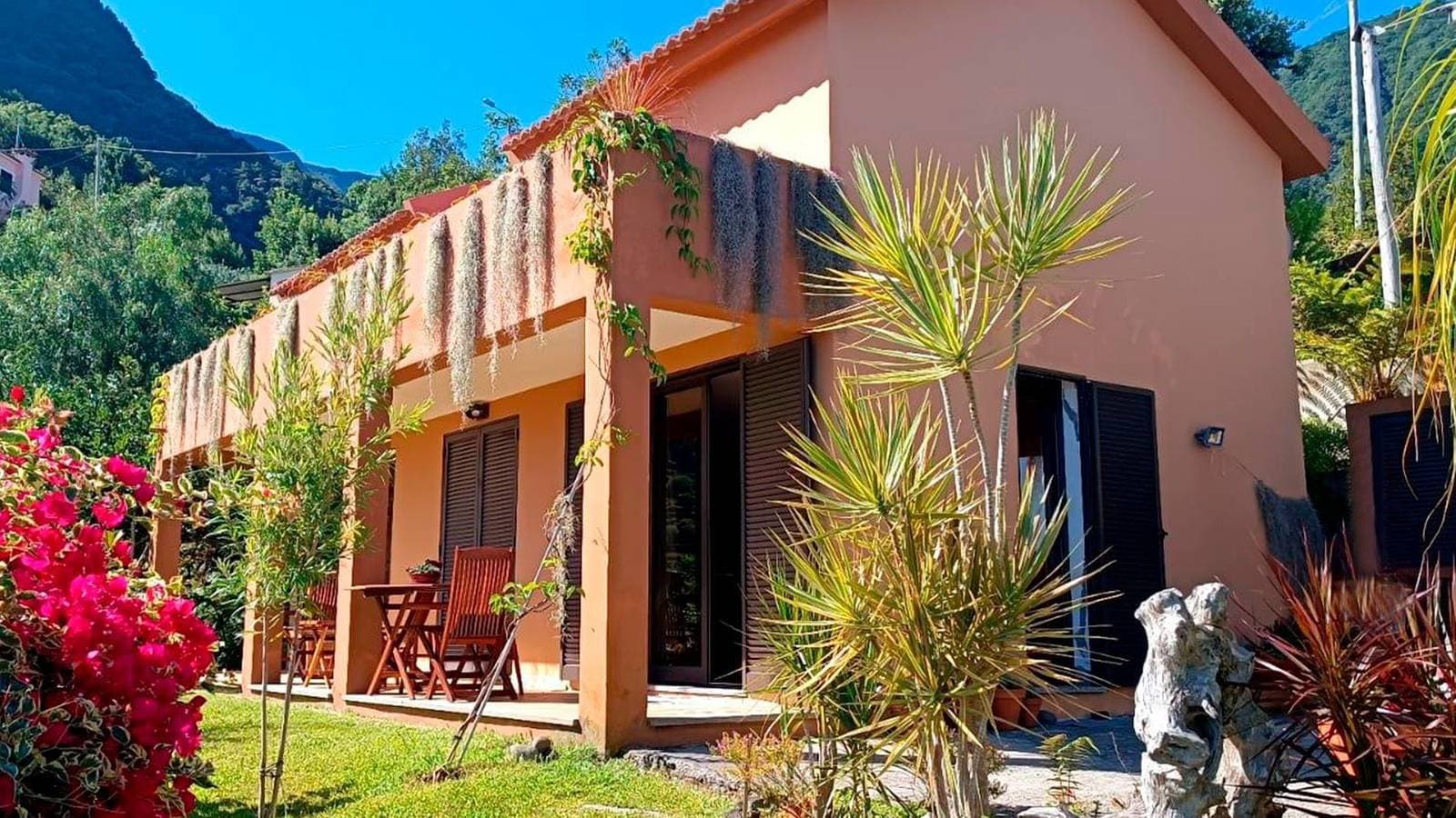 Foto 2 von 46: Ferienhaus für 4 Personen mit Garten