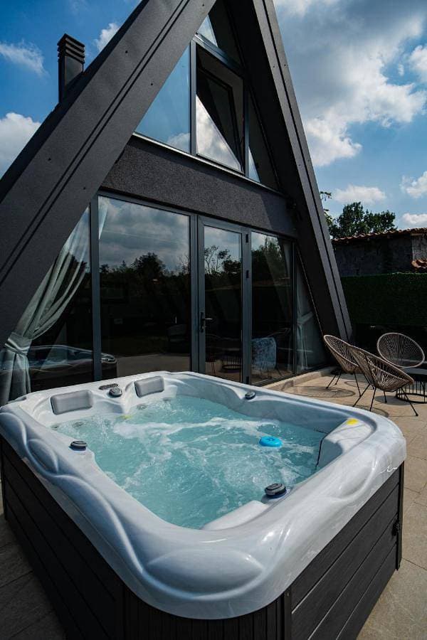 Foto 2 von 62: Villa with Private Pool