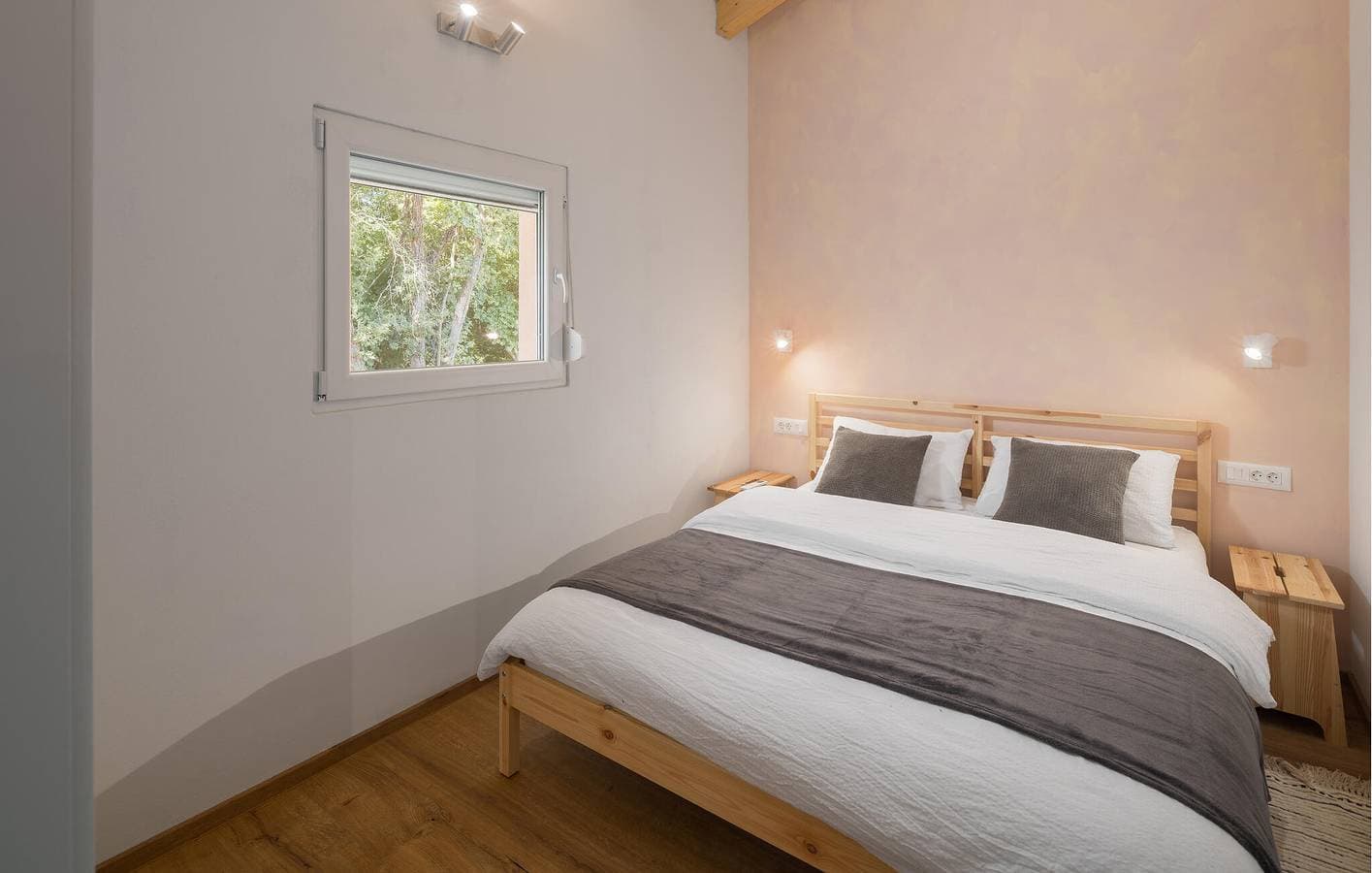 Foto 5 von 34: Gemütliche 2-Zimmer-Wohnung mit Terrasse und Parkplatz, in der Nähe des Stadtzentrums von Heraki