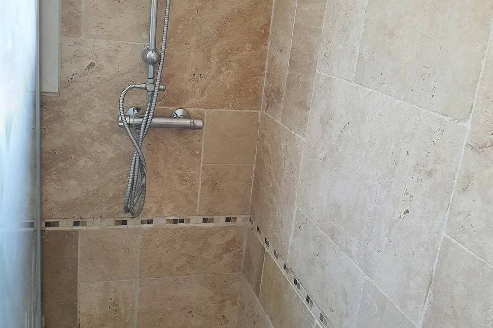 Foto 8 von 23: 3 Schlafzimmer Haus 90m² in Hyères das Meer 50 Meter vom Strand entfernt