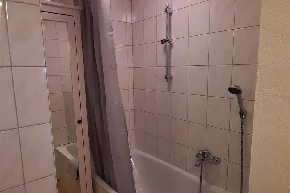 Foto 5 von 15: \"Feldernblick\" - Fewo/1 Schlafraum/Dusche, Wc - Isartaler Hoamat, Haus