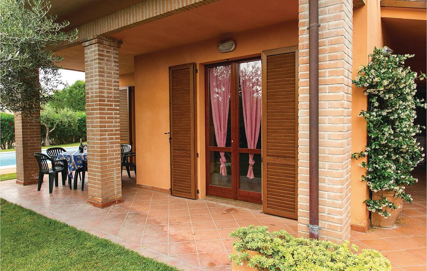 Foto 9 von 21: Magione Getaway: 100 Quadratmeter, Pool, Garten und Parkplatz!