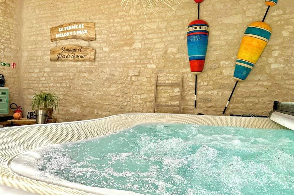 Domaine & Spa gîtes de charmes - La Ferme de La Rochelle 1