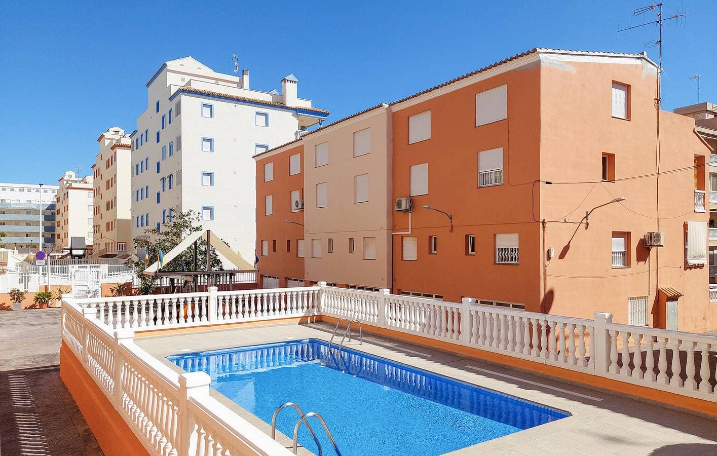 Foto 9 von 22: Modernes Strandapartment mit Pool & Parkplatz - 300m zur Playa Masbó