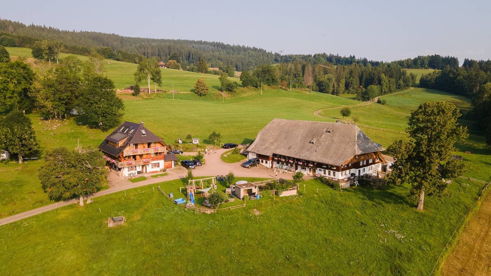 Foto 3 von 37: Apartment 'Feldberg' mit Gemeinschaftsgarten, Balkon und WLAN