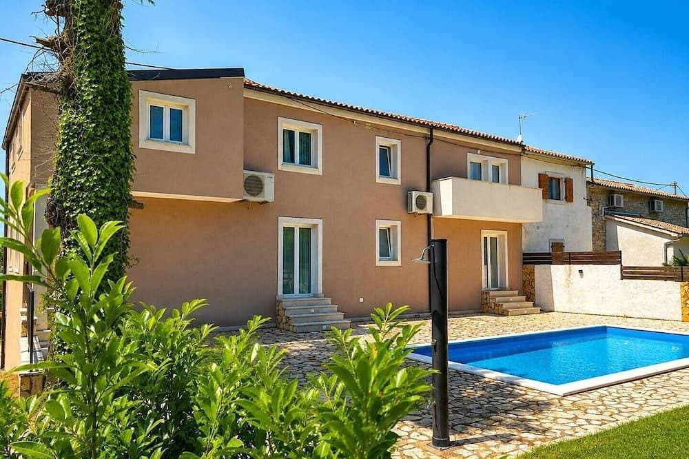 Ferienhaus mit Privatem Pool, Istrien (Bis zu 10 Personen, Haustiere Willkommen) 1