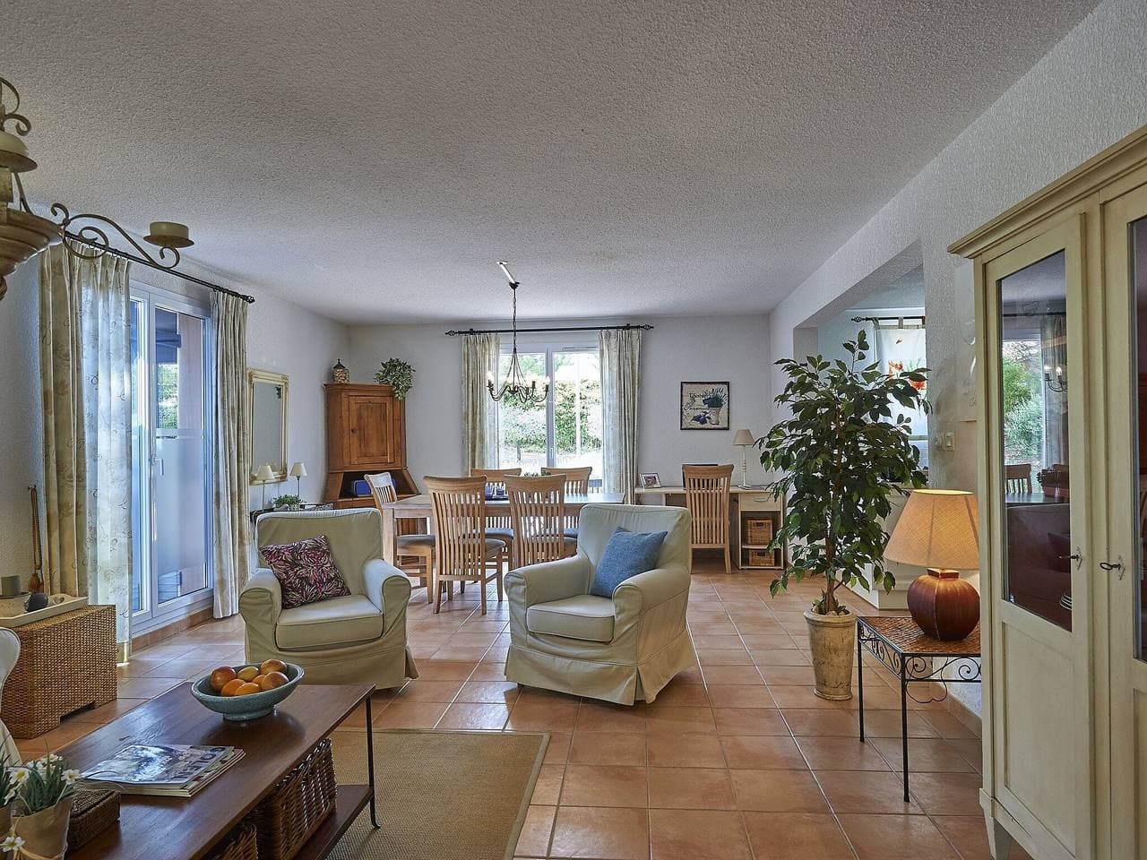 Foto 9 von 40: Freundliche Villa Flucht