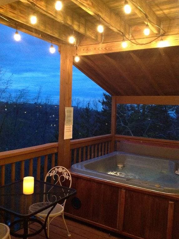 ❤️Romantic ✔ Hot Tub ★ Blick über Gatlinburg ✔ WIFI ★ KingBed 1