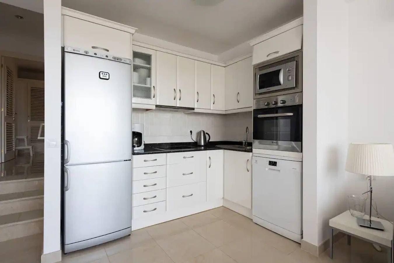 Foto 7 von 17: Ferienwohnung 'Apartamento Con Piscina' mit Gemeinschaftspool, WLAN und Klimaanlage