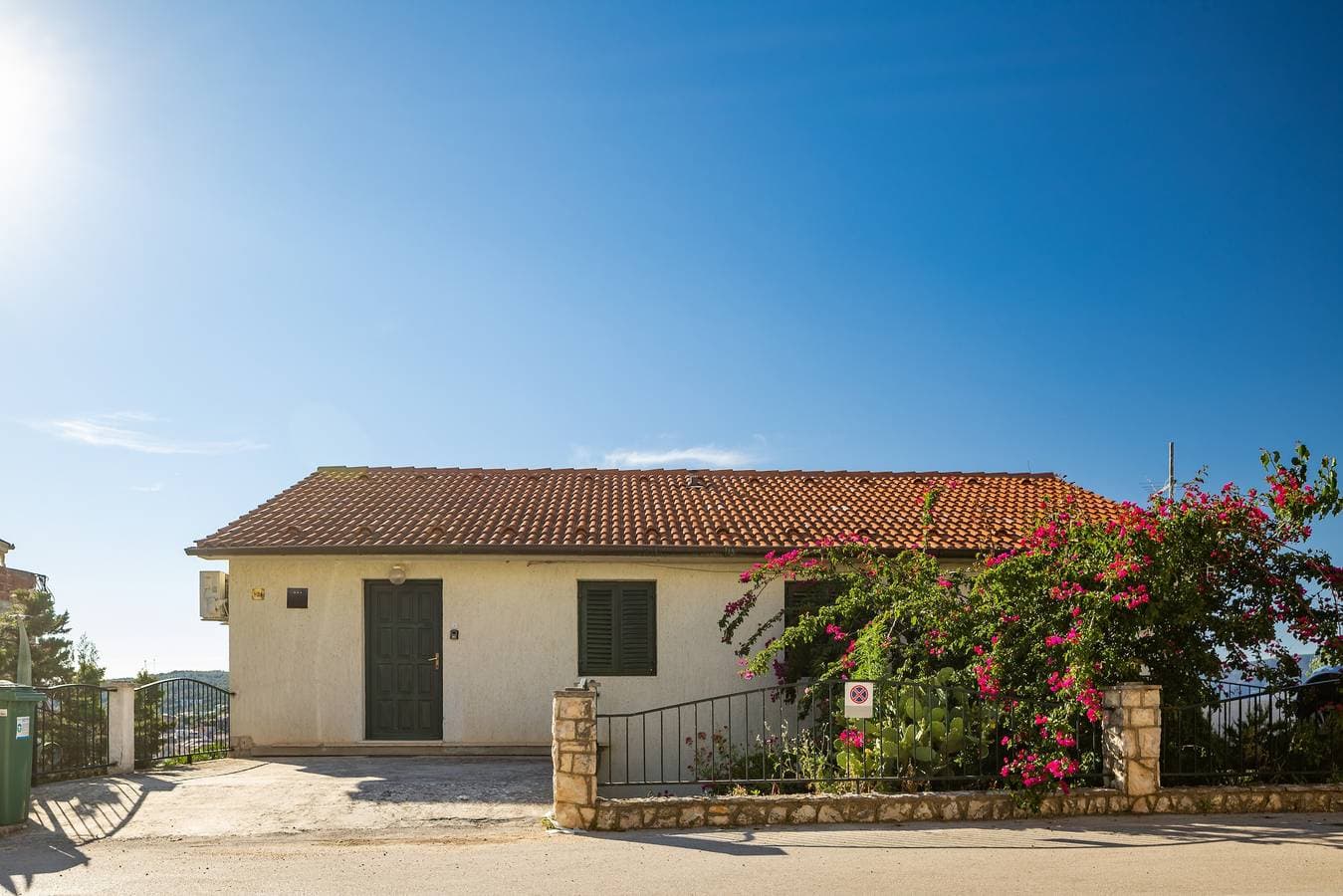 Foto 11 von 38: Studio Appartement mit Terrasse und Meerblick Jelsa, Hvar As-25835-a