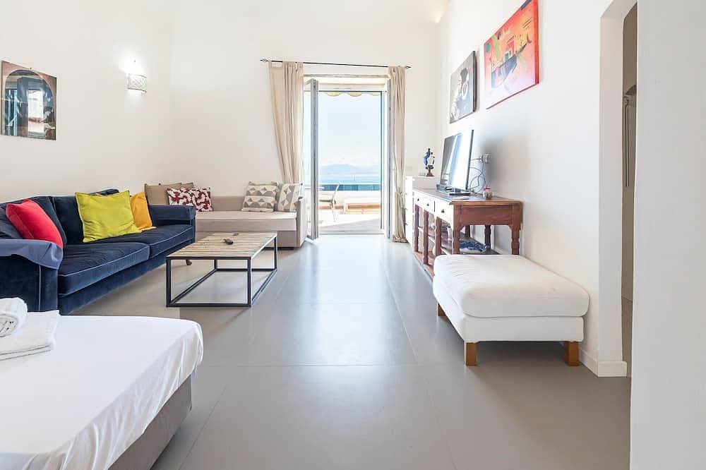 Foto 7 von 30: Amazing apartment in Raito with WiFi