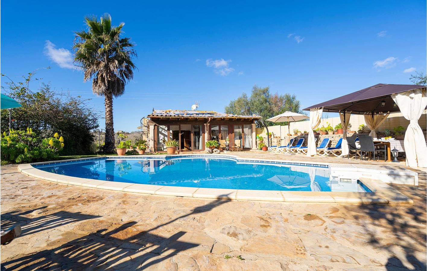 Schicke Sineu Wohnung: A/C, Pool, Terrasse & Grill 1
