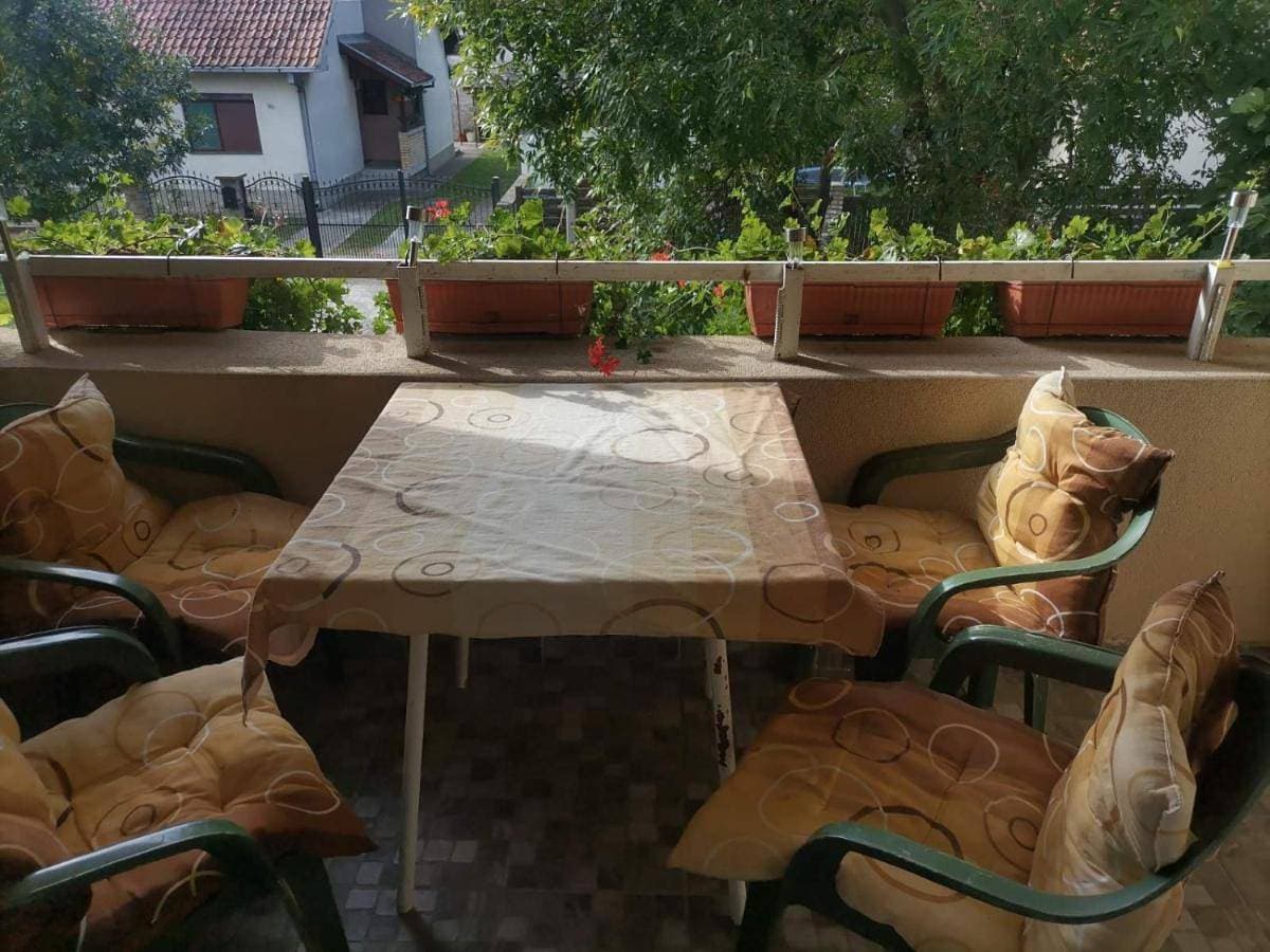 Foto 2 von 27: Studio Apartment with Balcony