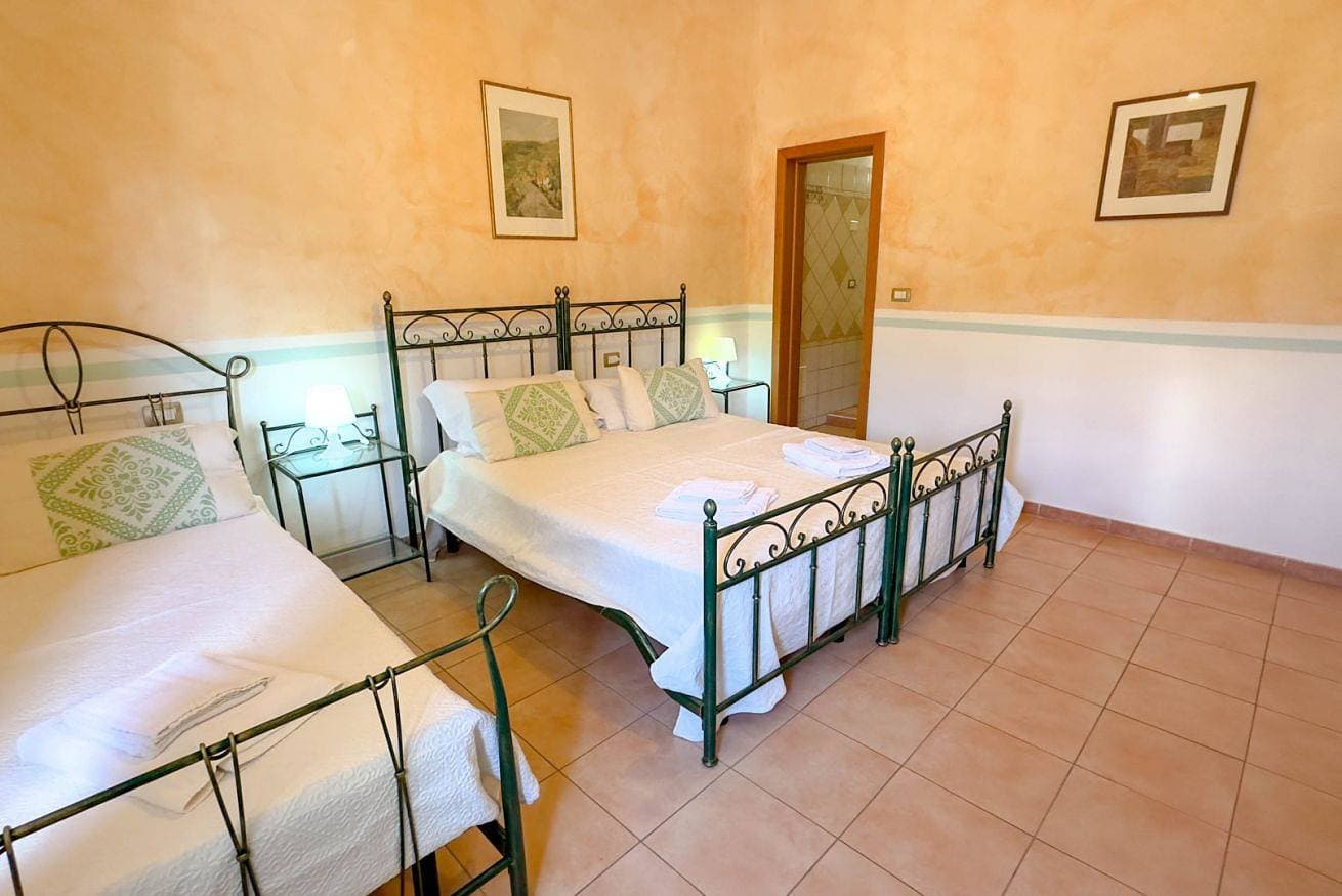 Foto 3 von 12: Su Recreu 'E Mare 204- Dreibettzimmer