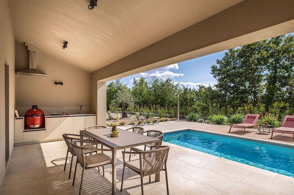 Villa Nux 1