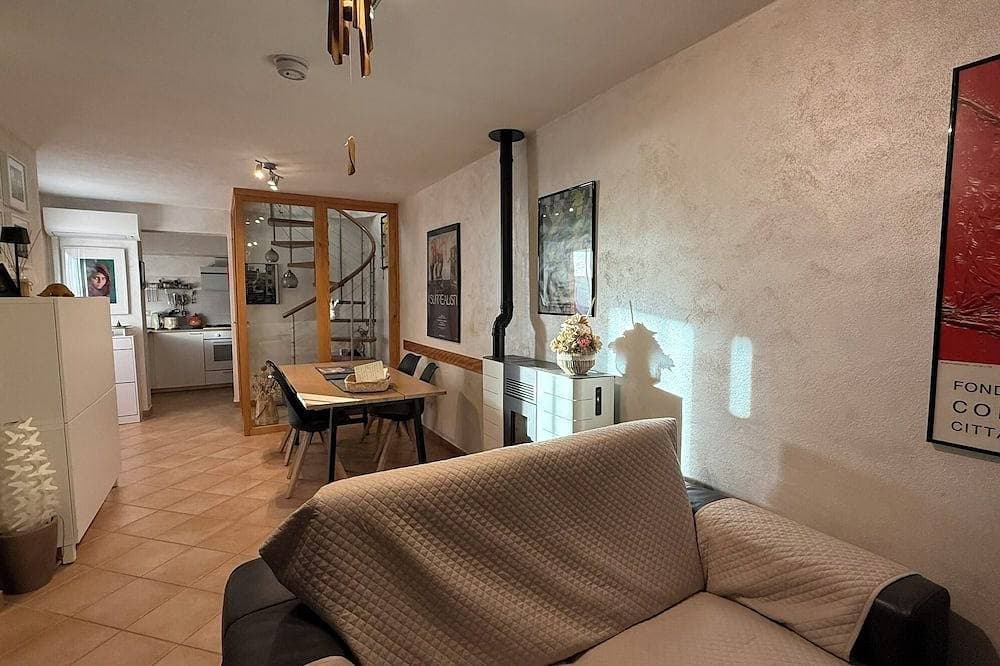 Foto 7 von 30: Komplettes Haus mit allem Zubehör mit Panoramablick und externer Veranda