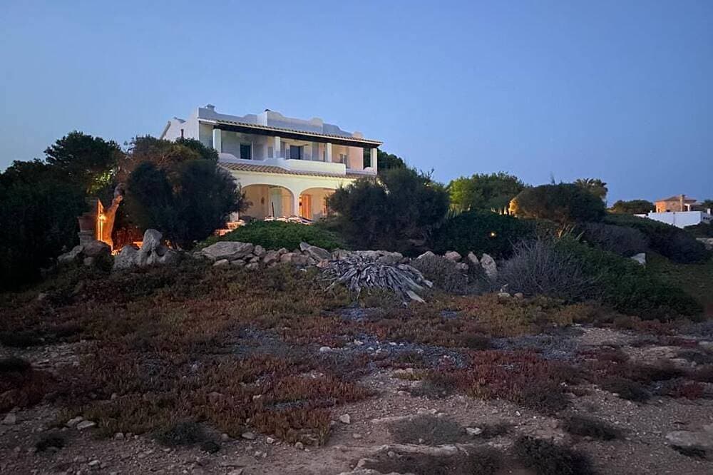 Foto 11 von 30: Elegante 3-Schlafzimmer Villa in 1. Meereslinie mit atemberaubenden Blick