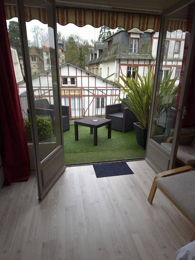 Studio avec terrasse 1