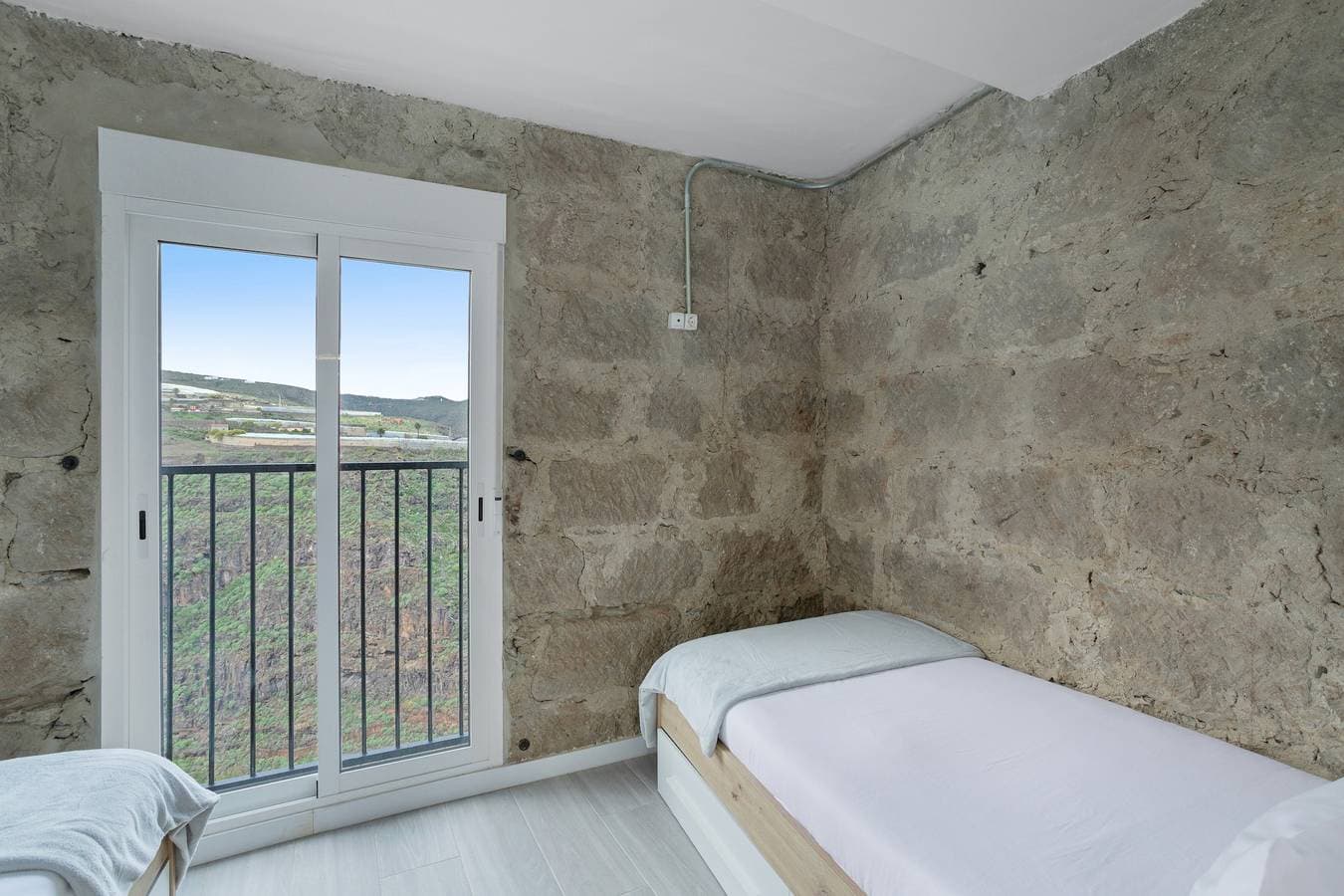 Foto 12 von 30: Ferienhaus 'El Alpendre' mit beheiztem Gemeinschaftspool, Garten und WLAN