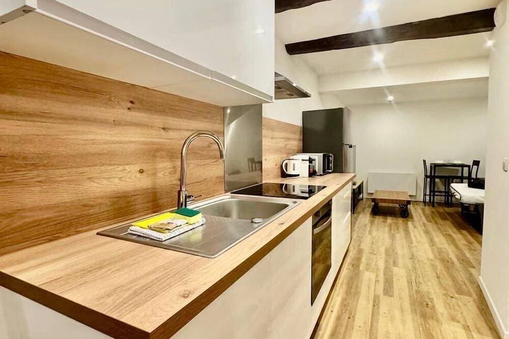 Renovated studio apartment - Old town St Laurent. 1