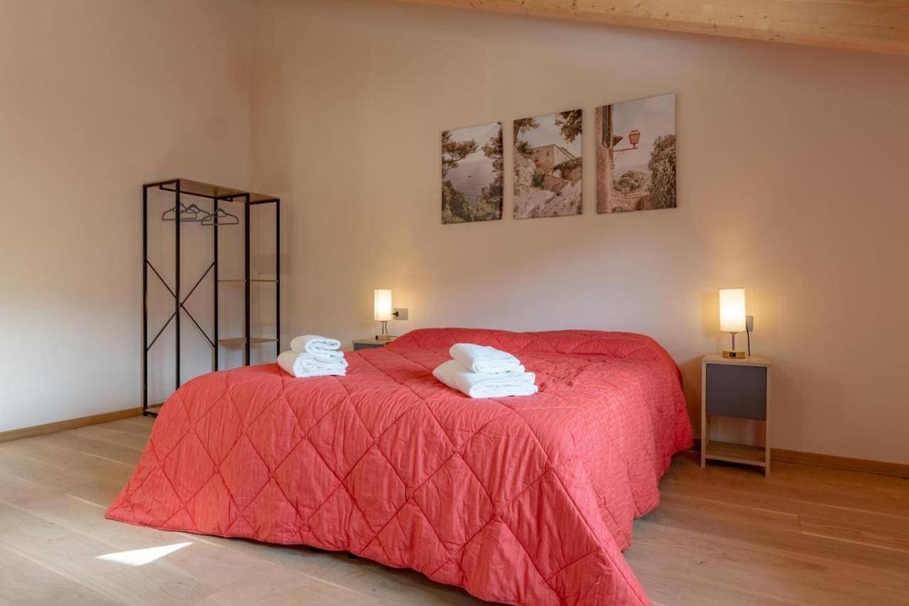 Foto 4 von 28: Two-Bedroom Apartment with Balcony