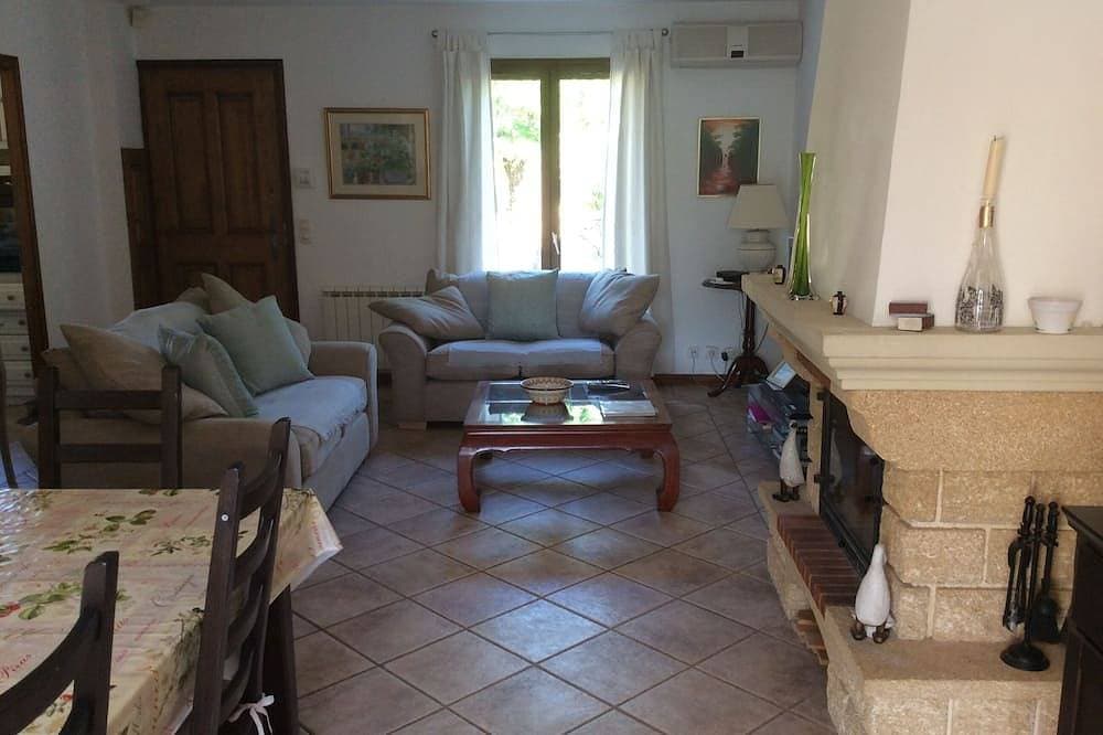 Foto 10 von 30: Schöne ländliche Villa in privaten Garten mit beheiztem Außenpool