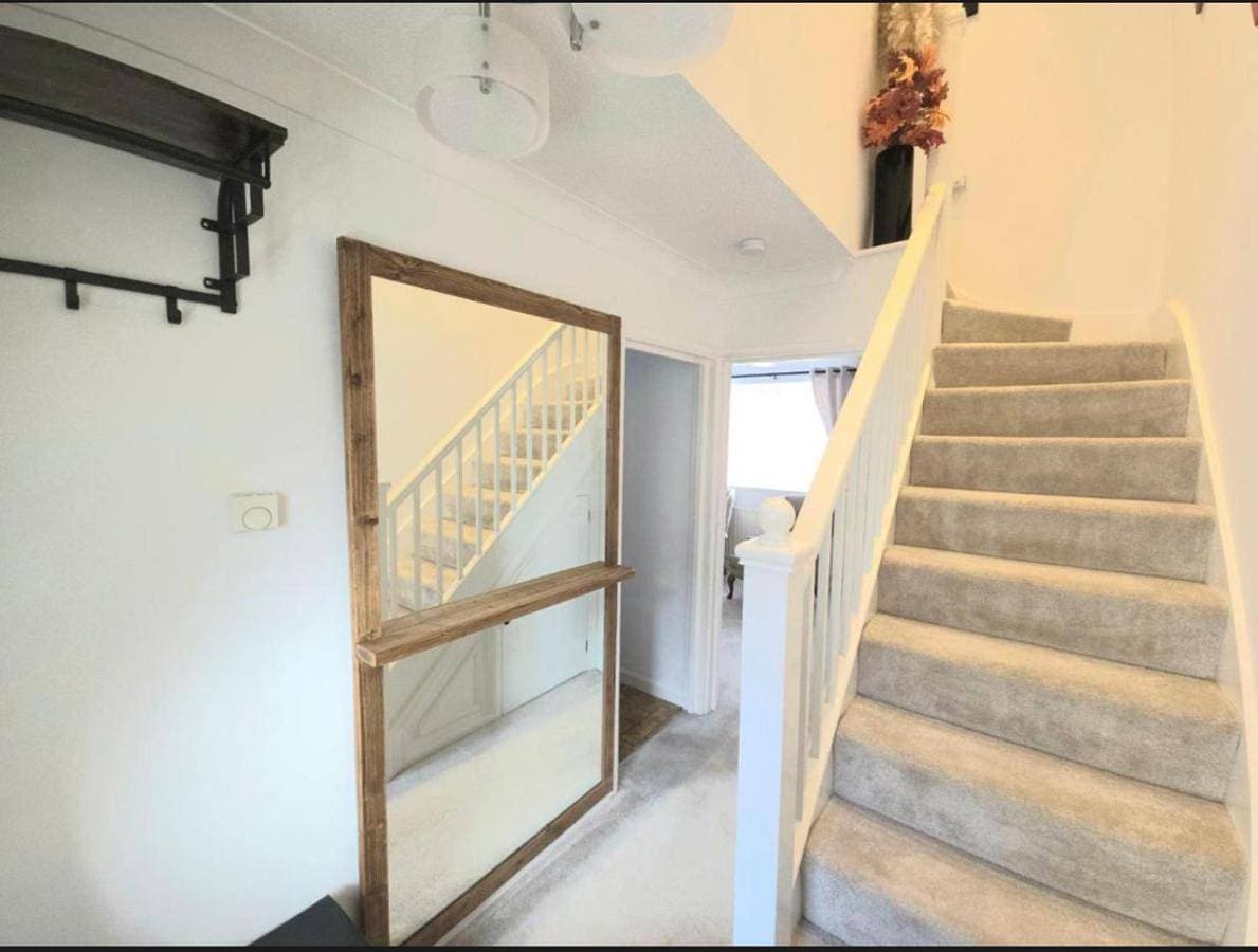 The Serenity Nook - 2 bed flat in the heart of Shefford with parking 1