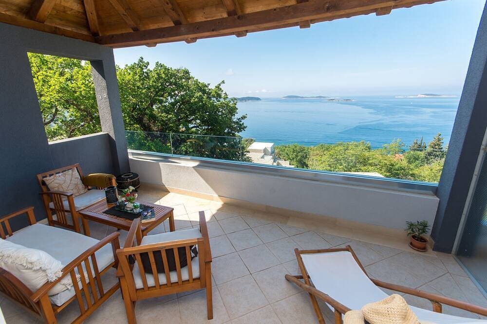 Dreamhouse Soline Sea View, Pool and Jacuzzi Green Studio Apartment 1