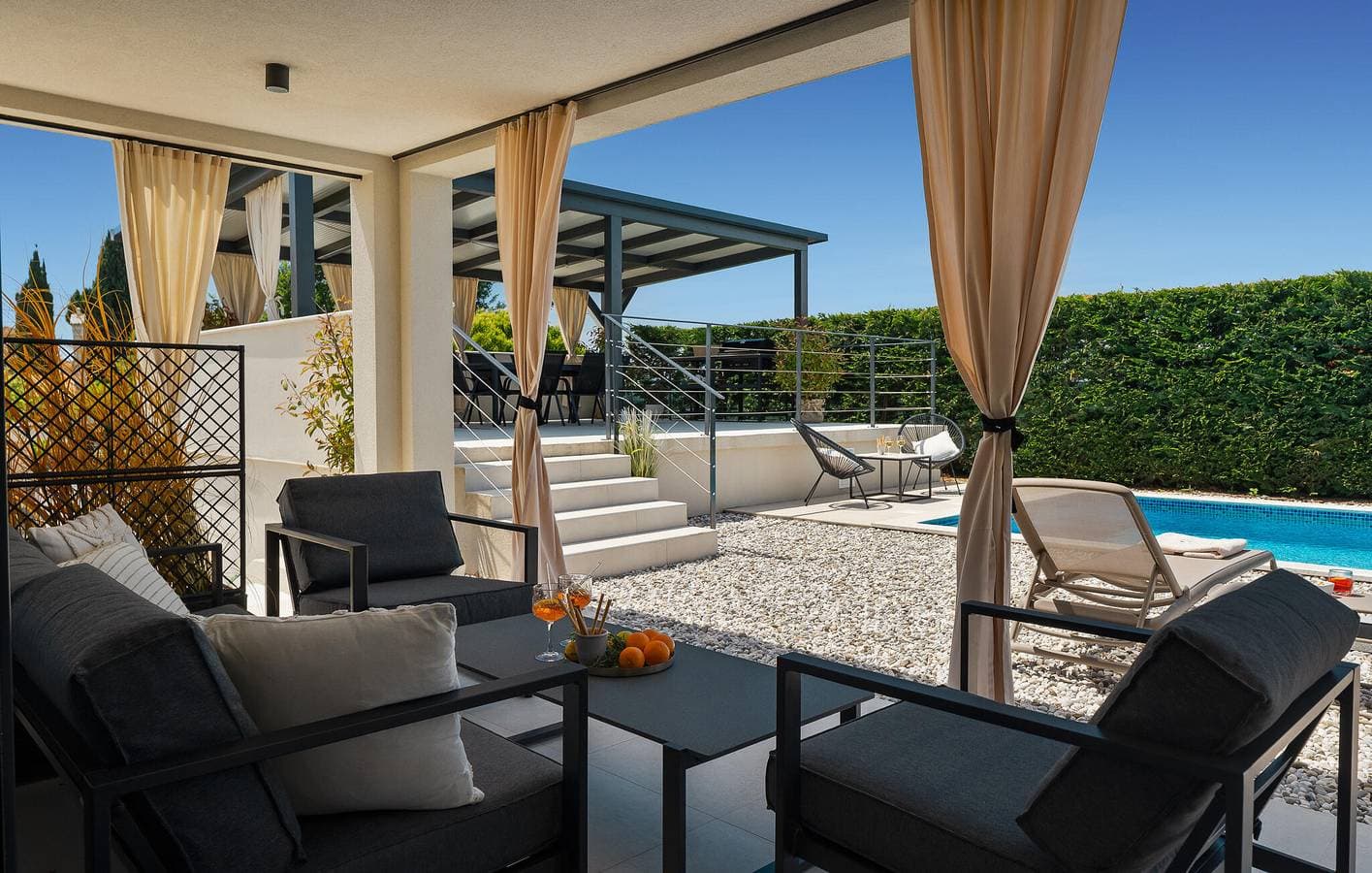 Foto 9 von 35: Gemütliche Ferienwohnung mit Pool, WLAN und Parkplatz in der Nähe des Stadtzentrums und von Captain Morgan