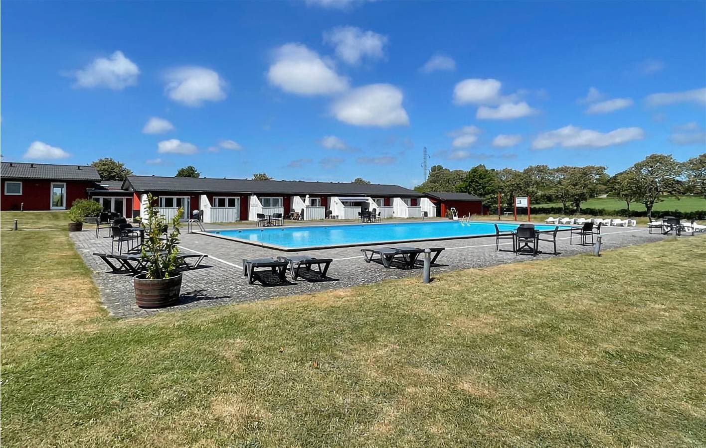 Foto 3 von 21: Ferienwohnung für 4 Personen mit Pool