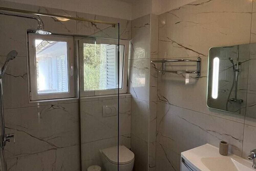 Foto 6 von 30: Ein-Zimmer-Apartment mit Balkon A2