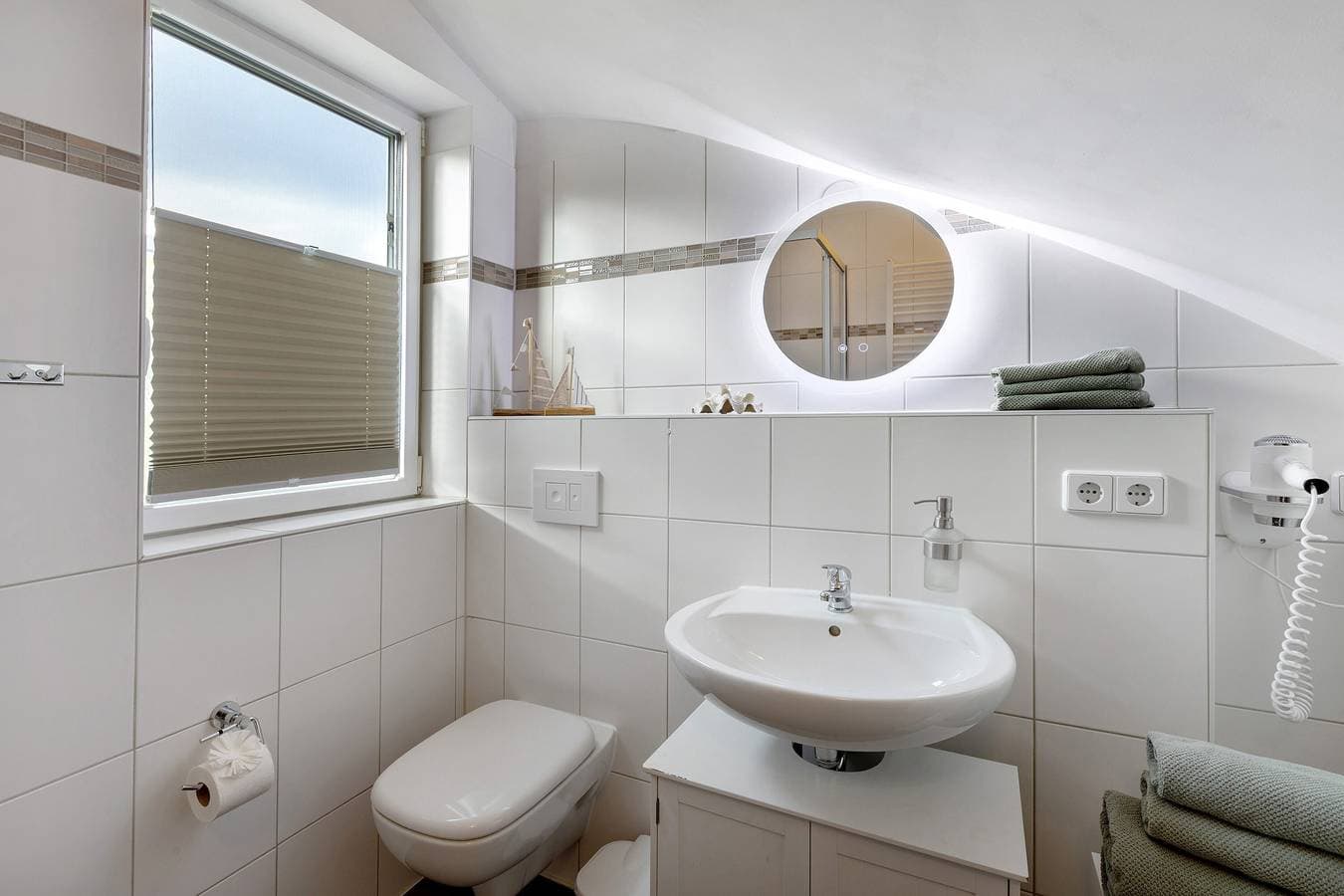 Foto 12 von 18: Ferienwohnung "Seeperle - Marina Mücheln" mit Seeblick, privater Terrasse und Wi-Fi
