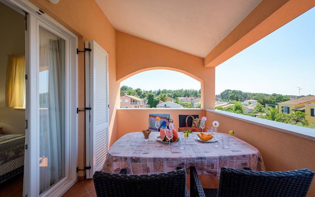 Foto 3 von 52: Ferienwohnung in Bašanija mit Meerblick, Terrasse, Klimaanlage, W-Lan (113-6)