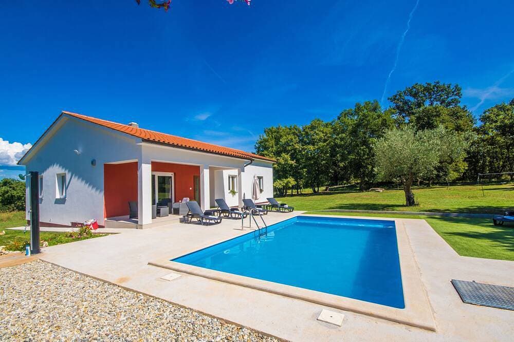 2000 qm privater und sicherer Garten, echte Ruhe und nur 15 km vom Meer entfernt 1