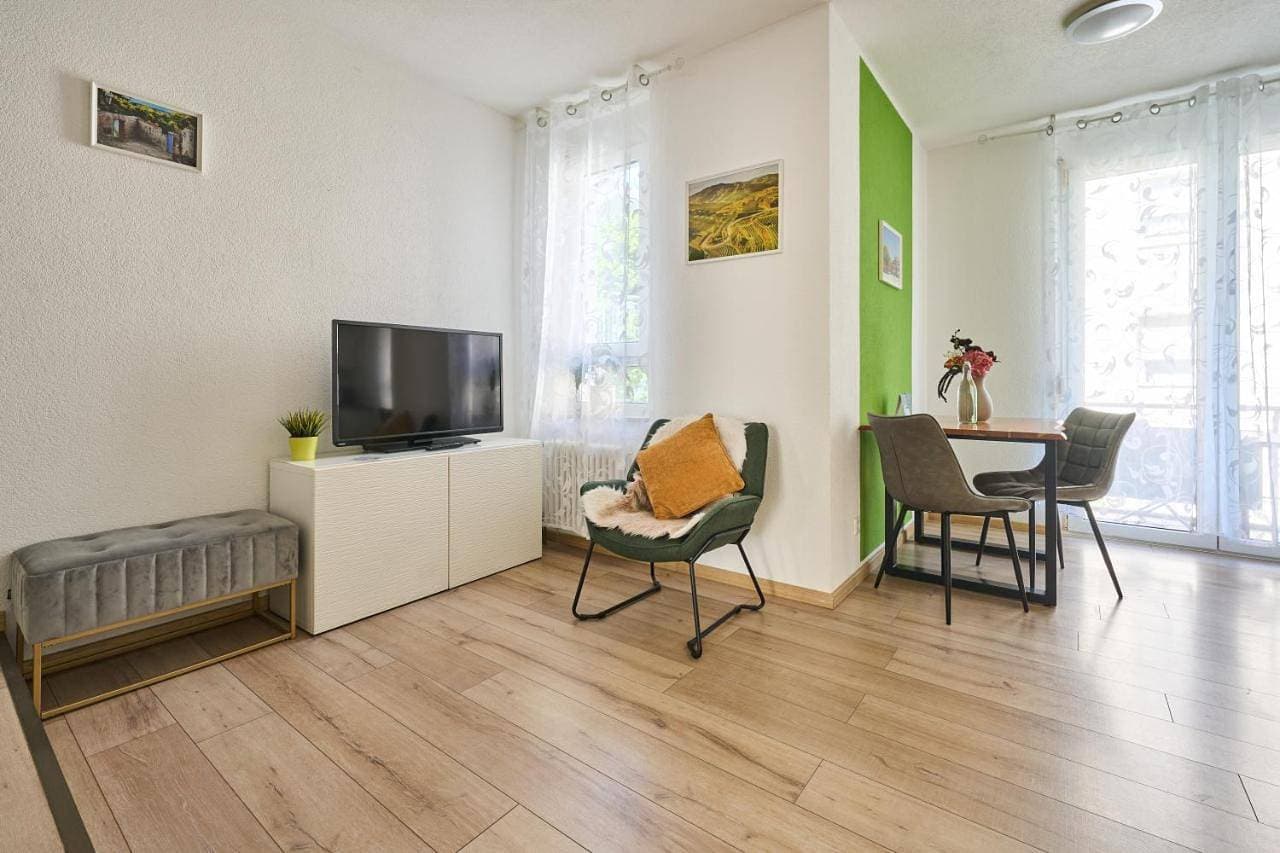 Foto 3 von 11: Studio Apartment with balcony 3