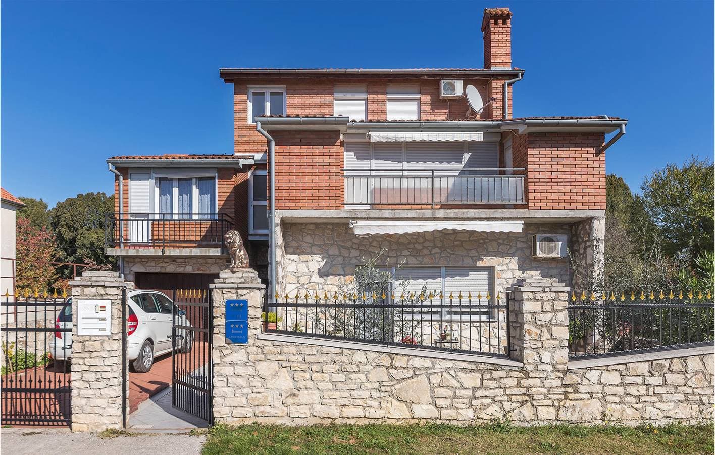 Gemütliche Ferienwohnung mit Terrasse, WLAN, Klimaanlage und Parkplatz – 2,5 km vom Strand entfernt 1