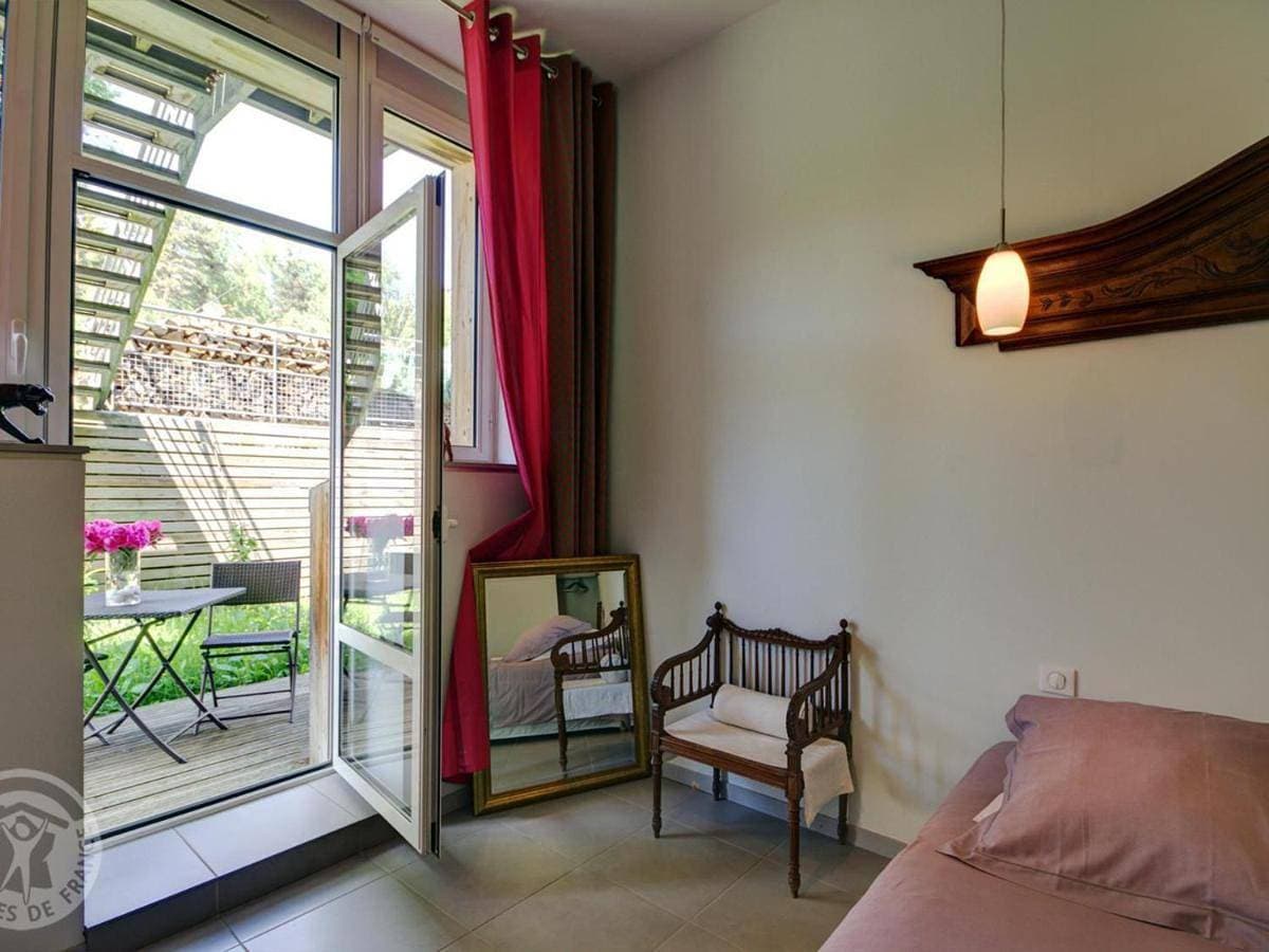 Foto 5 von 34: Three-Bedroom House