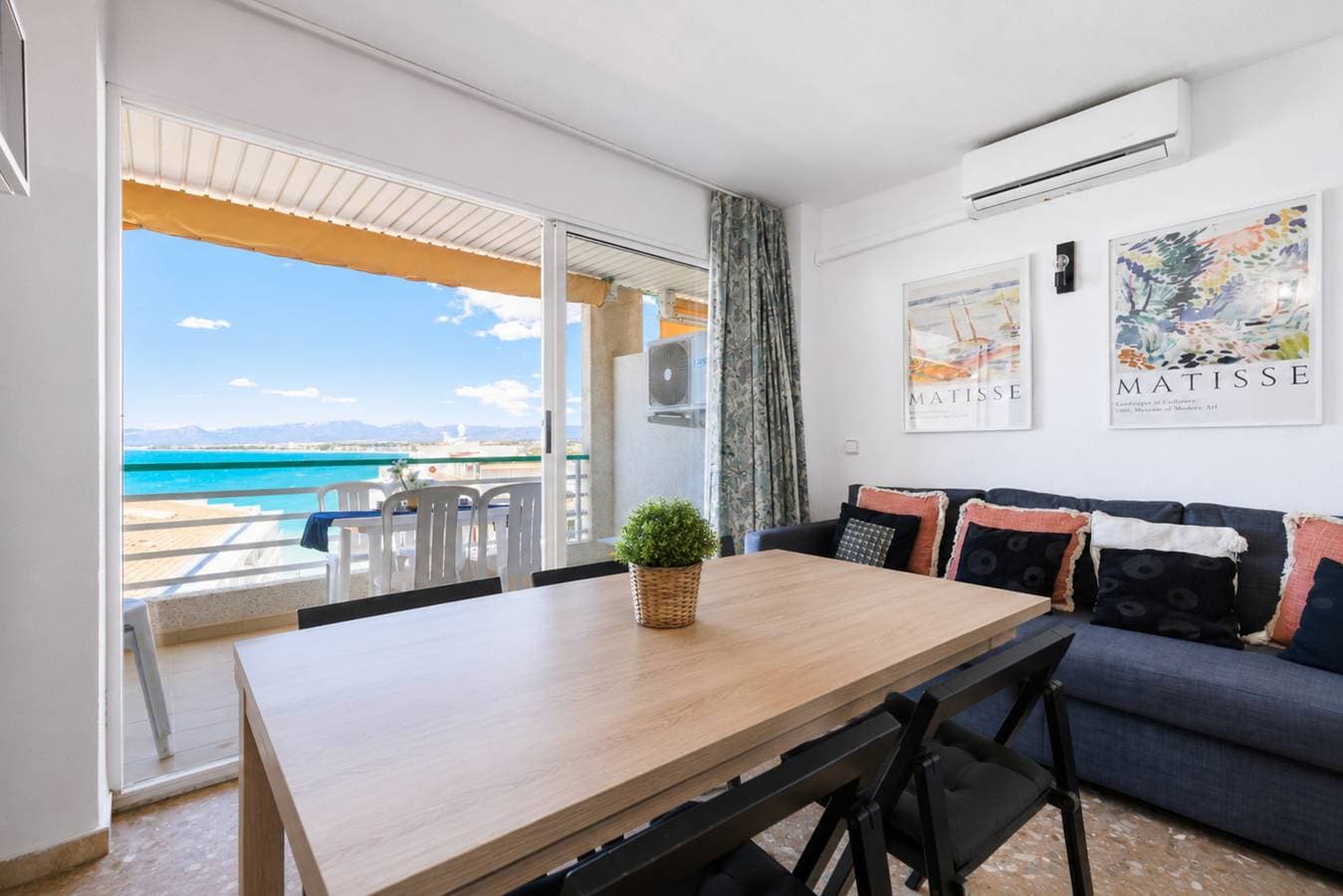 Foto 2 von 28: Apartment Near the Beach | Parking & WiFi
