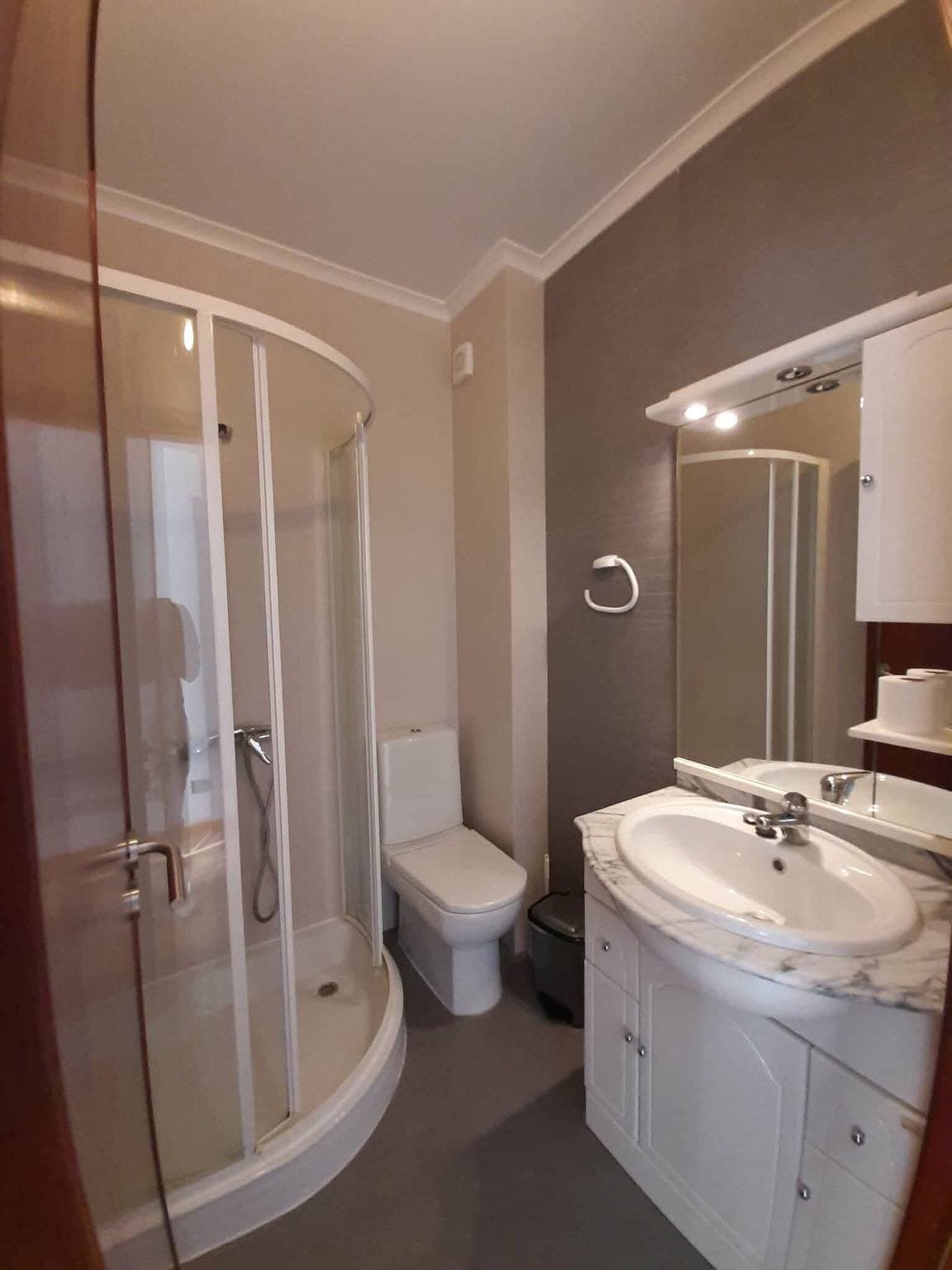 Foto 5 von 15: T2-Apartment mit Pool und Garten in São Martinho do Porto