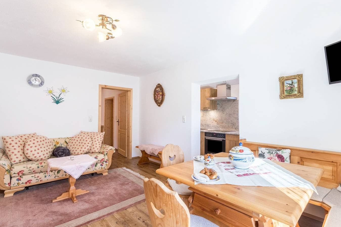 Foto 7 von 22: Ferienwohnung Rosenquarz in Skiliftnähe mit Bergblick, WLAN und Balkon