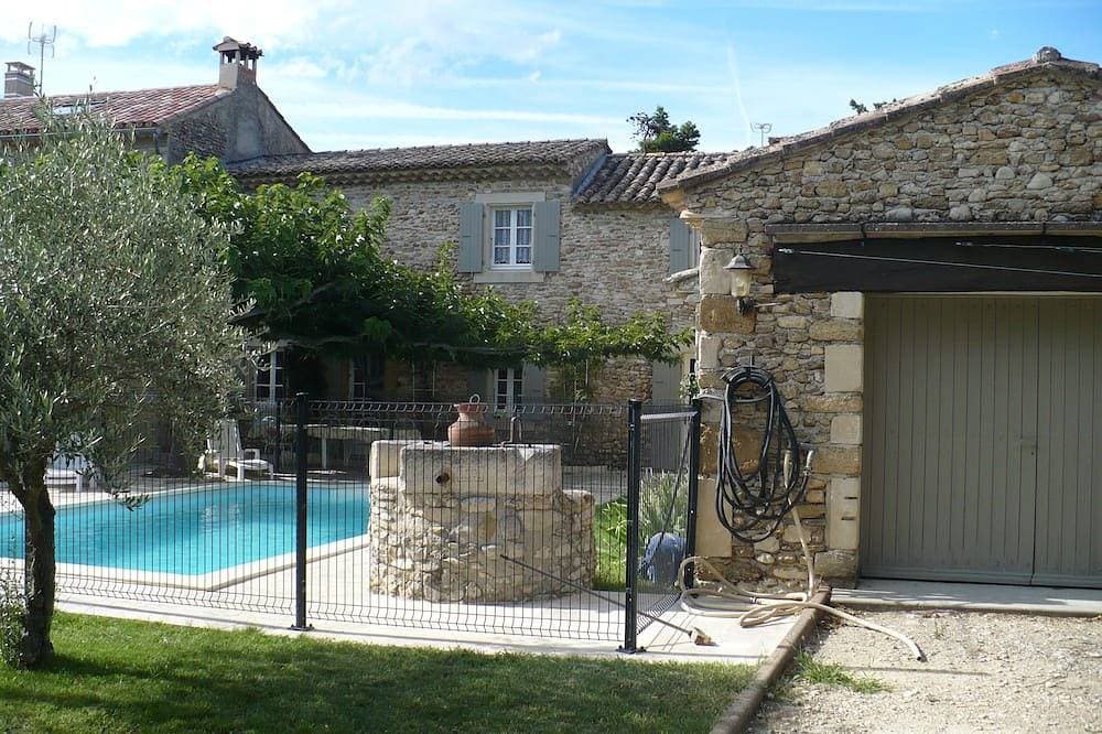 Mas in der Provence mit Schwimmbad 1