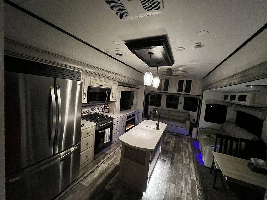 Foto 7 von 9: Lakefront 1 bedroom tiny home