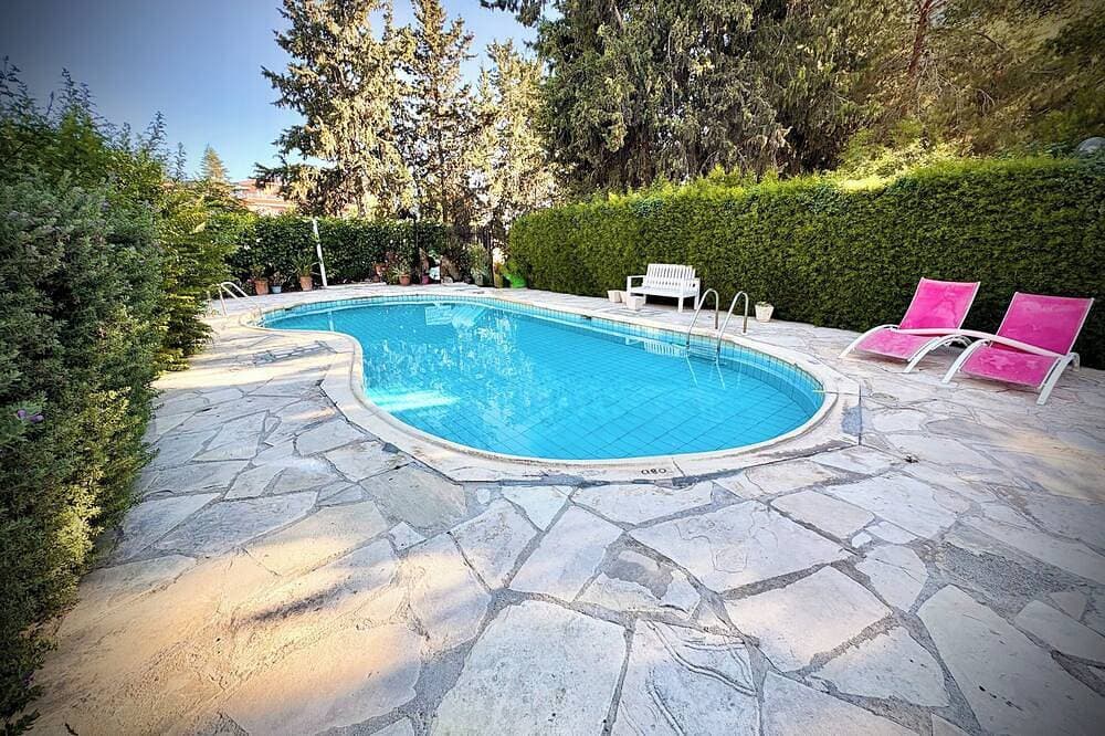 Foto 12 von 15: Ibiscus pool –5 min Walk to Beach & Pafos Harbour