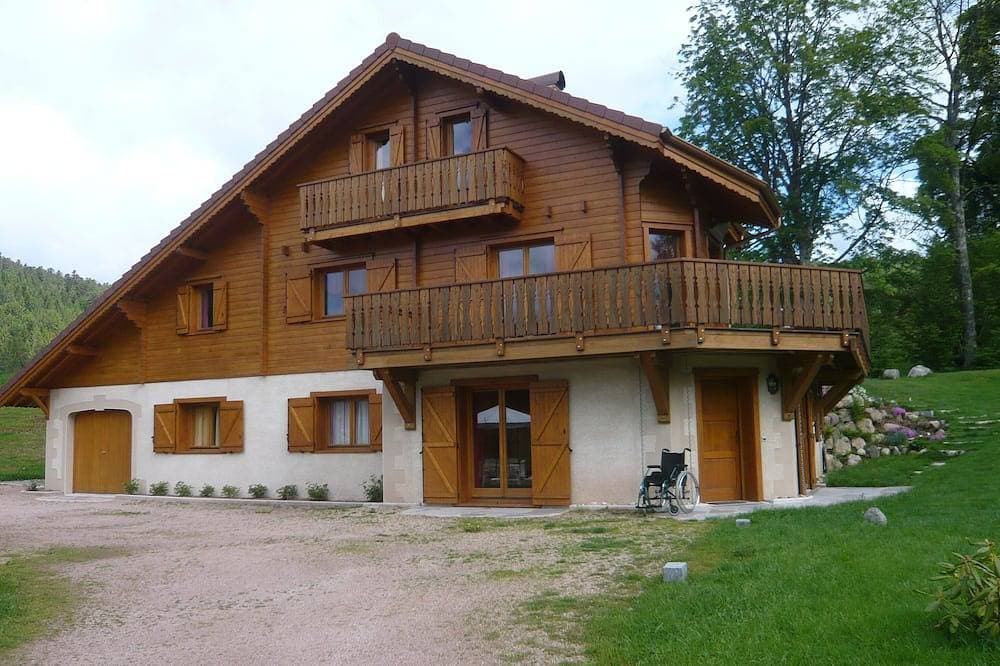 Schöne geräumige Wohnung in einem Chalet 1