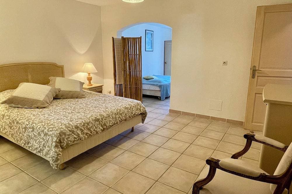 Foto 3 von 16: Apartment n°3 near the beach - sea view + terrace